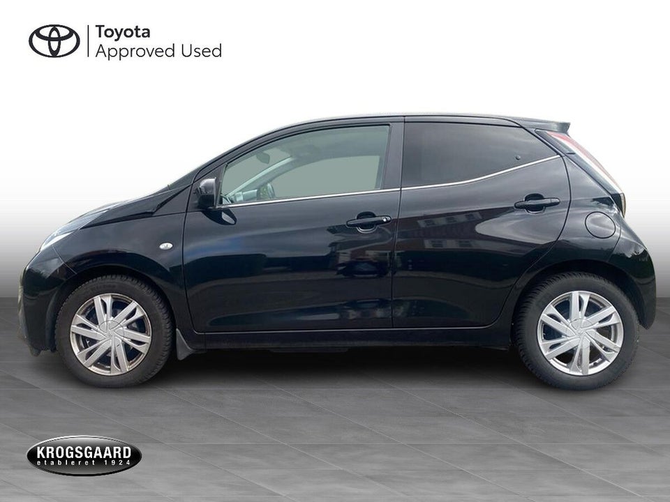 Toyota Aygo 1,0 VVT-i x-black 5d