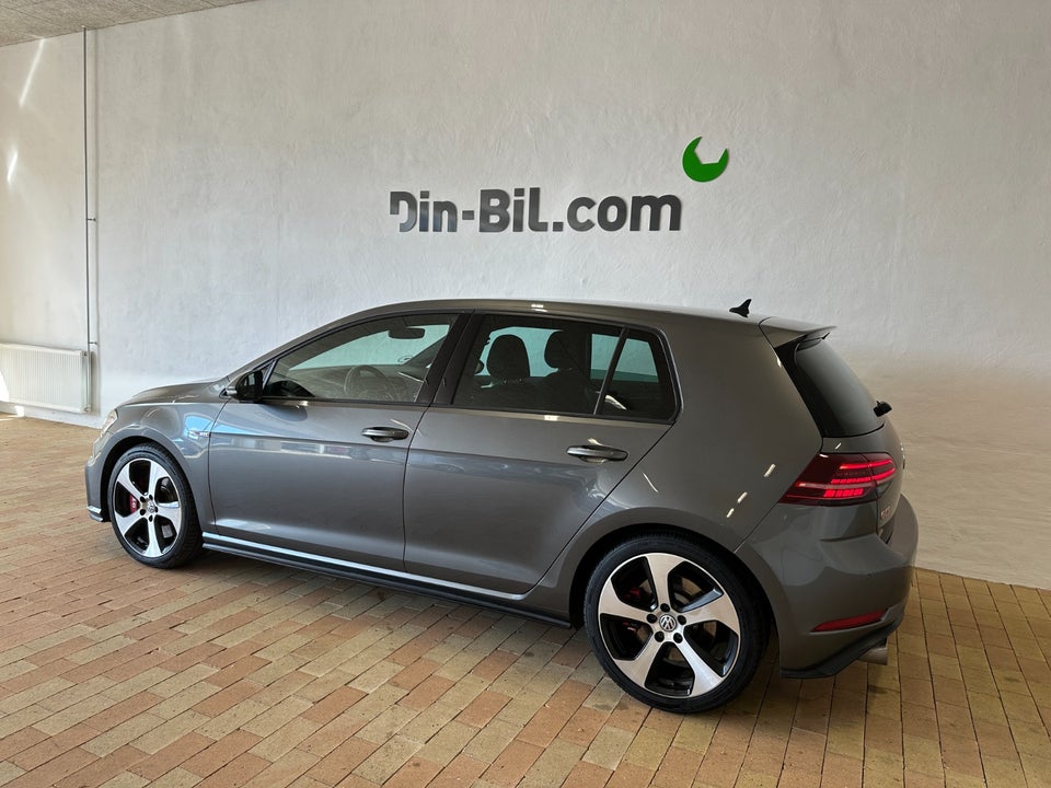 VW Golf VII 2,0 GTi Performance DSG 5d