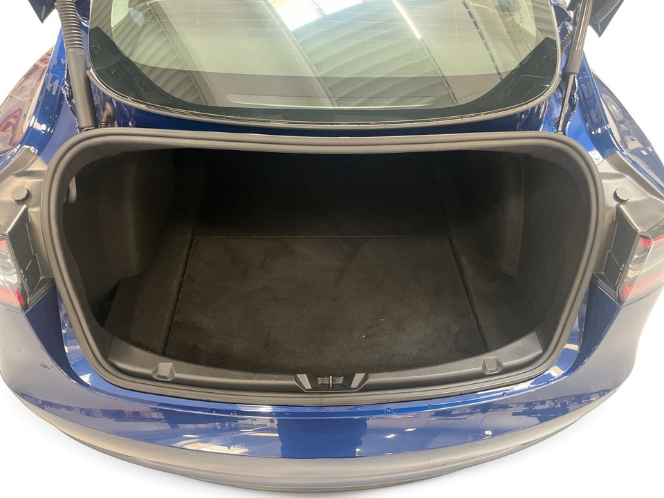 Tesla Model 3 RWD 4d