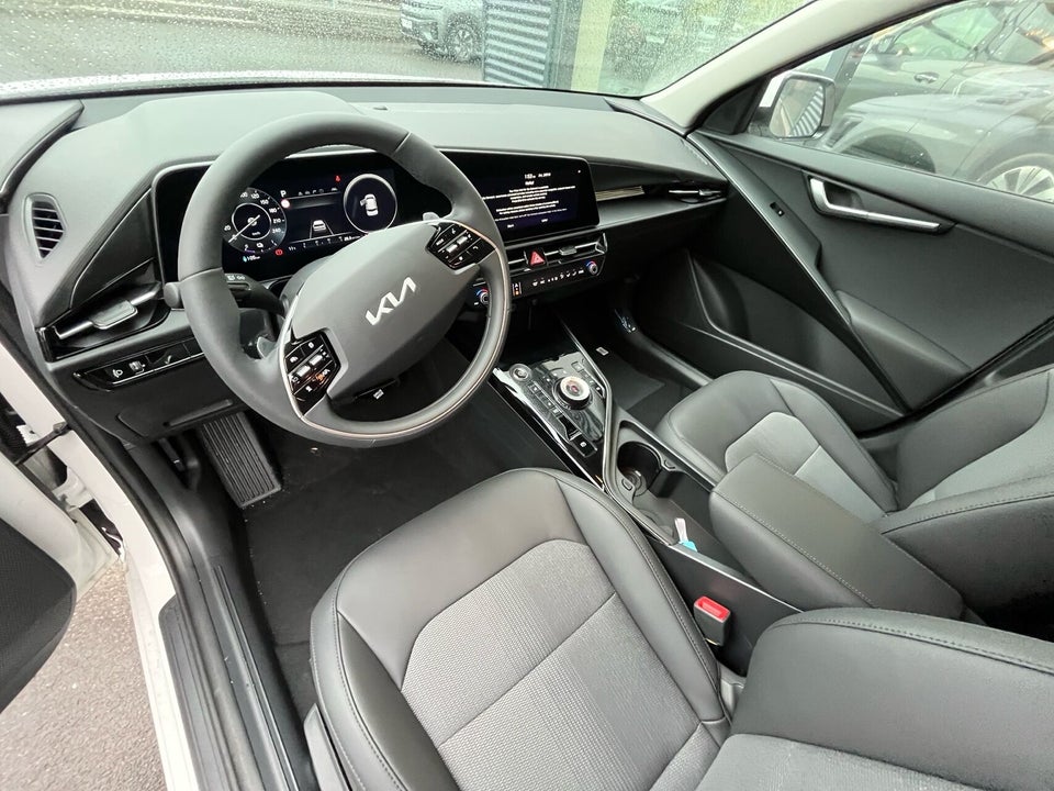 Kia Niro 64 EV Prestige 5d