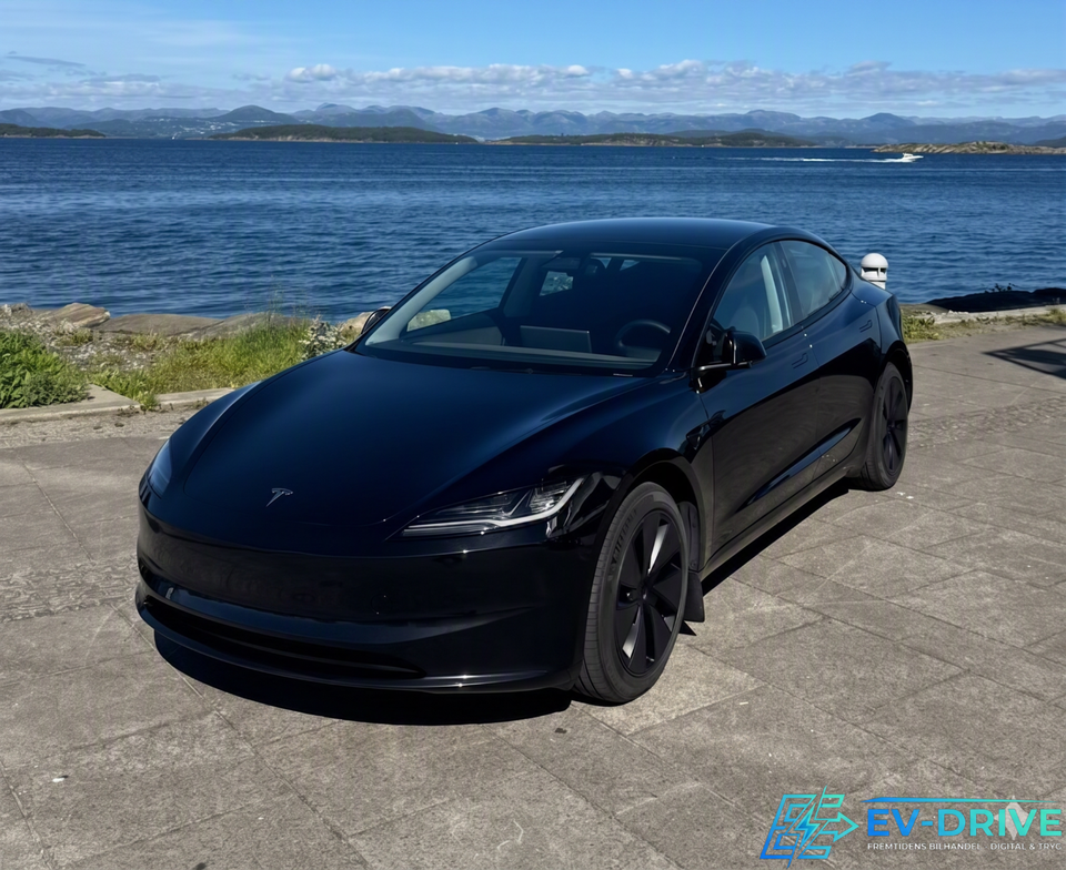 Tesla Model 3 RWD 4d