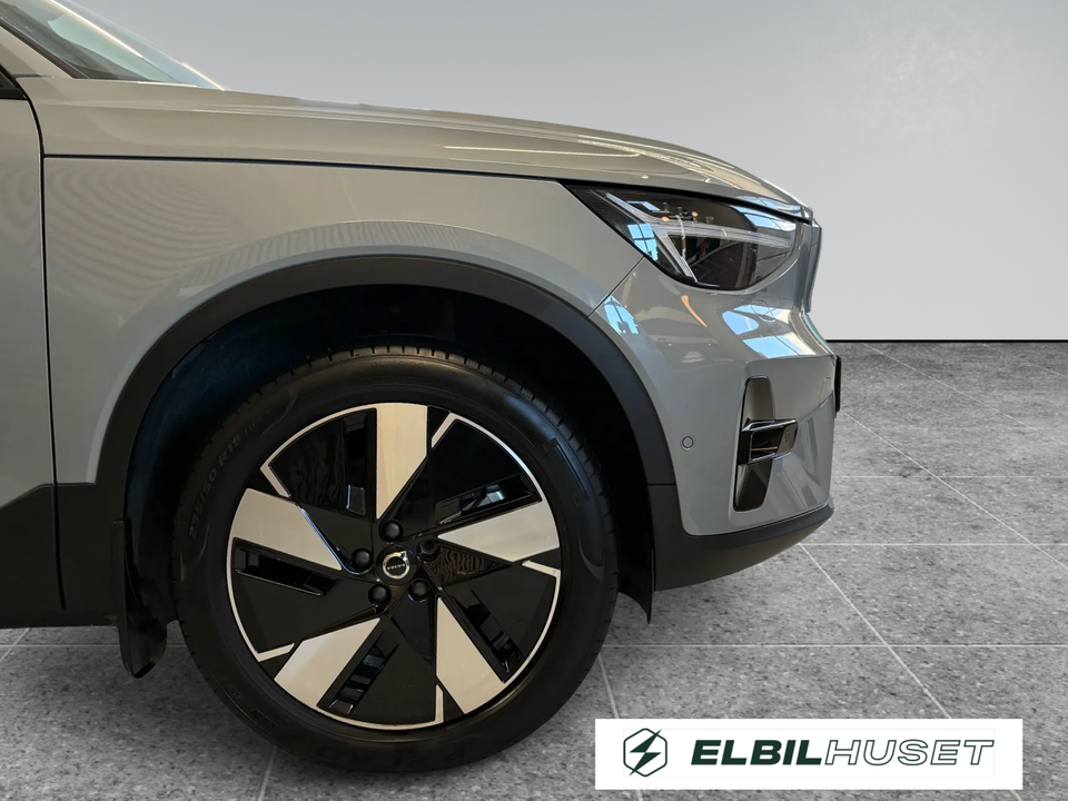 Volvo EX40 Extended Range Plus 5d