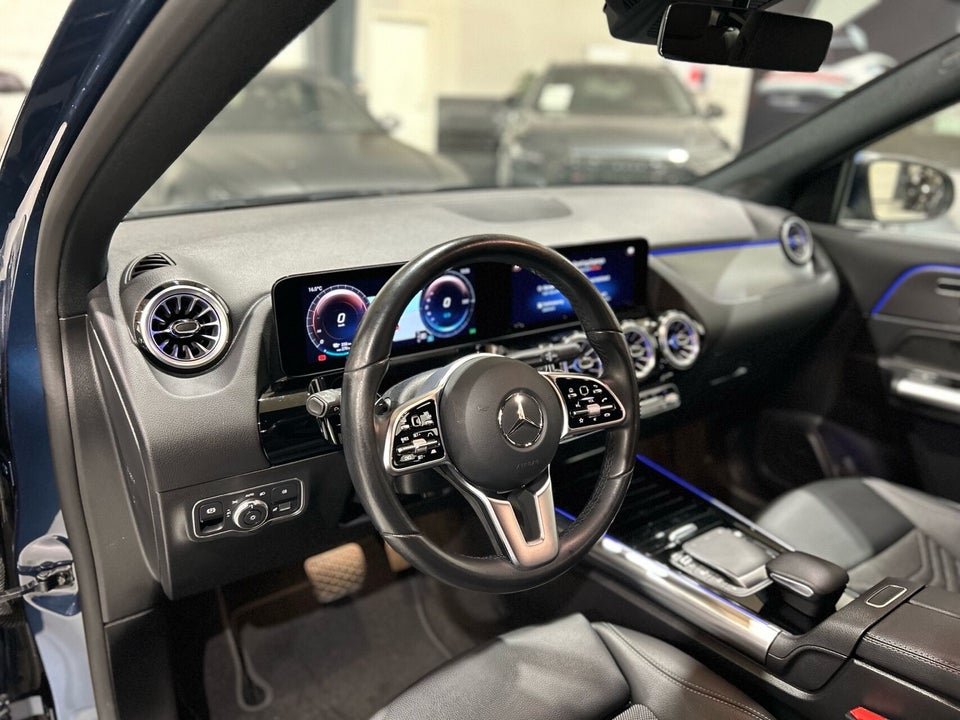 Mercedes EQA300 Progressive 4Matic 5d