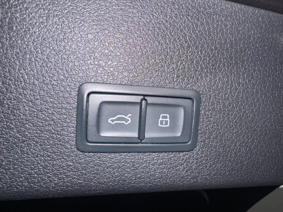 Audi e-tron 55 S-line Sportback quattro 5d