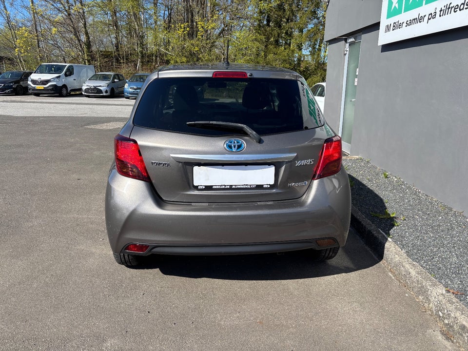 Toyota Yaris 1,5 Hybrid H1 e-CVT 5d