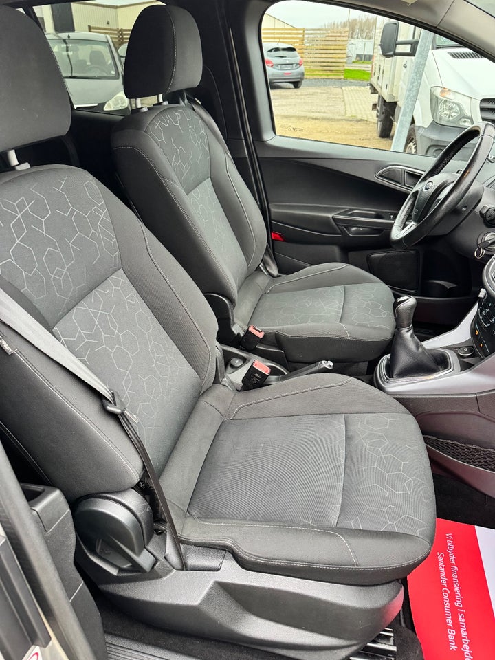 Ford B-MAX 1,0 SCTi 100 Titanium 5d