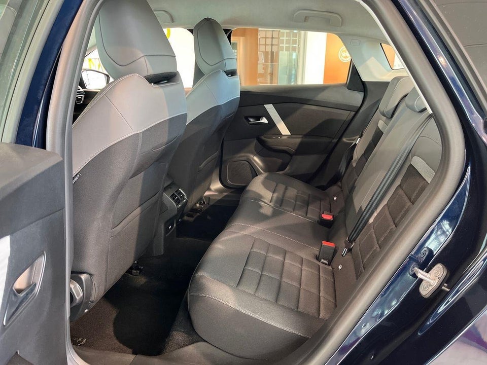 Citroën ë-C4 X 54 Plus 4d