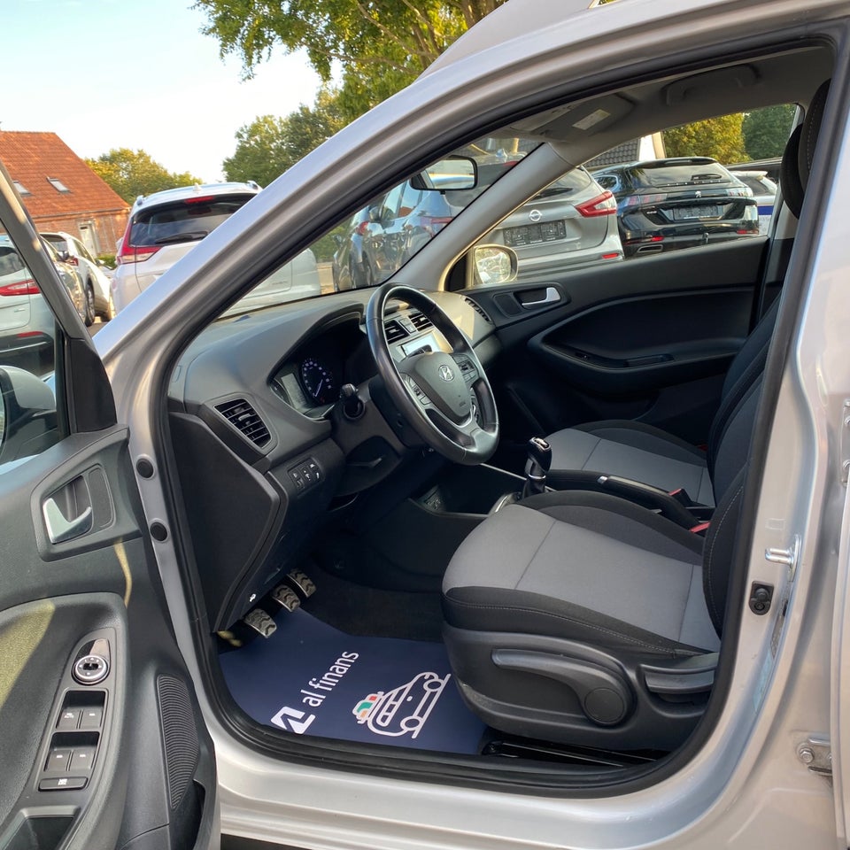 Hyundai i20 Active Cross 1,0 T-GDi Life 5d