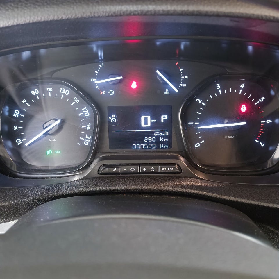 Peugeot Expert 2,0 BlueHDi 122 L2 Plus EAT8 Van