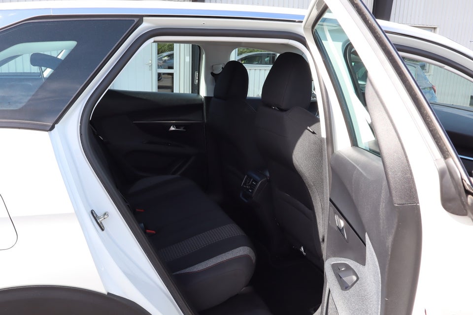 Peugeot 3008 1,2 e-THP 130 Allure 5d