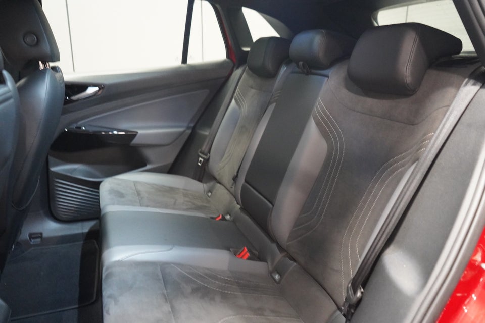 VW ID.4 77 Pro Performance 75 Years Edition 5d