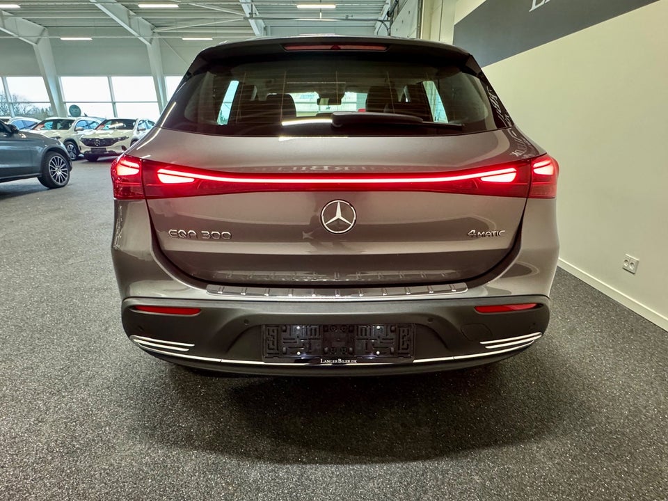 Mercedes EQA300 Progressive 4Matic 5d