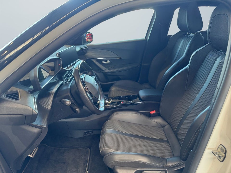 Peugeot e-2008 50 GT 5d