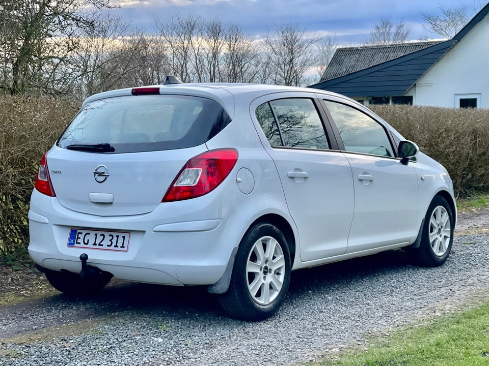 Opel Corsa 1,0 12V Essentia 5d