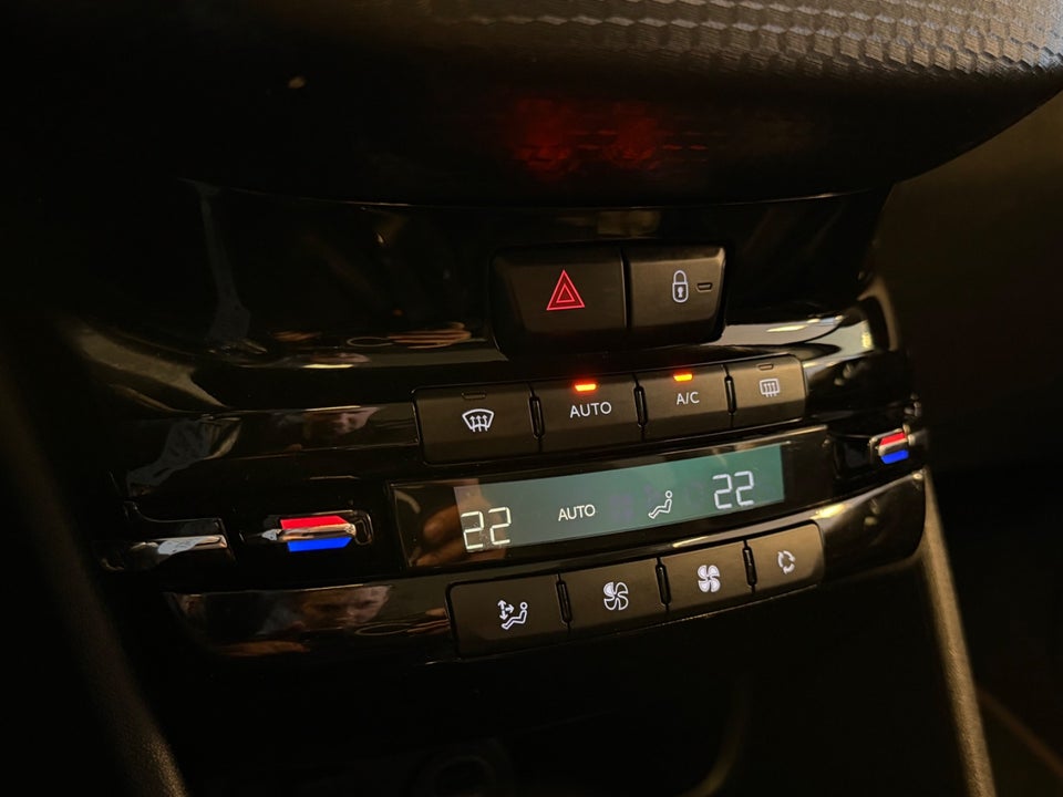 Peugeot 2008 1,5 BlueHDi 120 GT Line Sky EAT6 5d