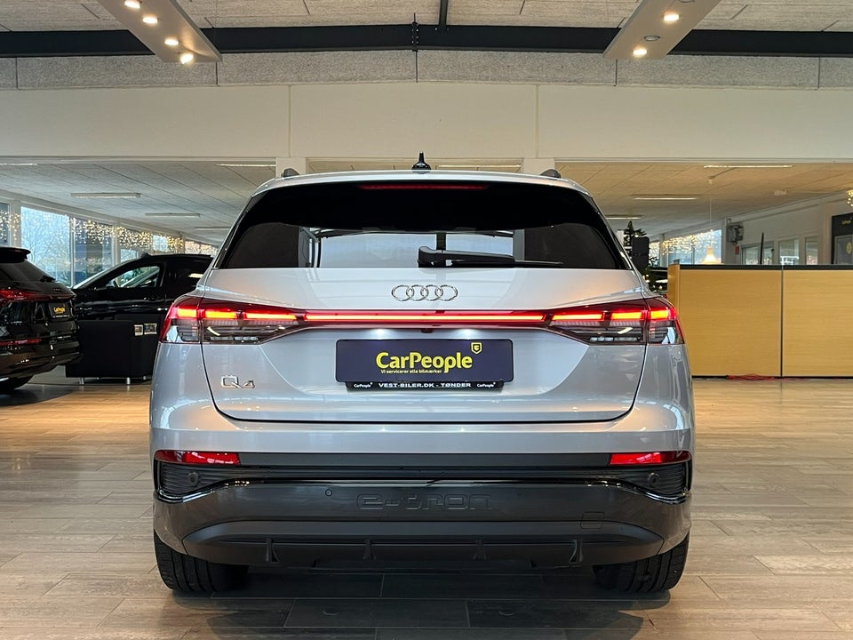 Audi Q4 e-tron 45 S-line 5d