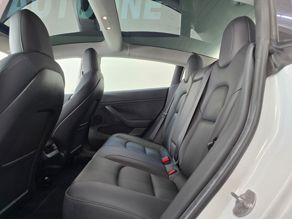 Tesla Model 3 Standard Range+ RWD 4d