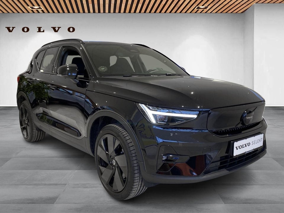 Volvo EX40 Standard Range Black Edition 5d
