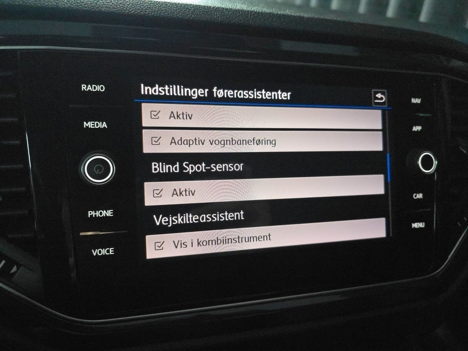 VW T-Roc 1,5 TSi 150 R-line DSG 5d