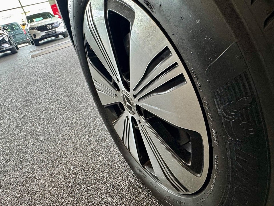 Mercedes EQA300 Progressive 4Matic 5d