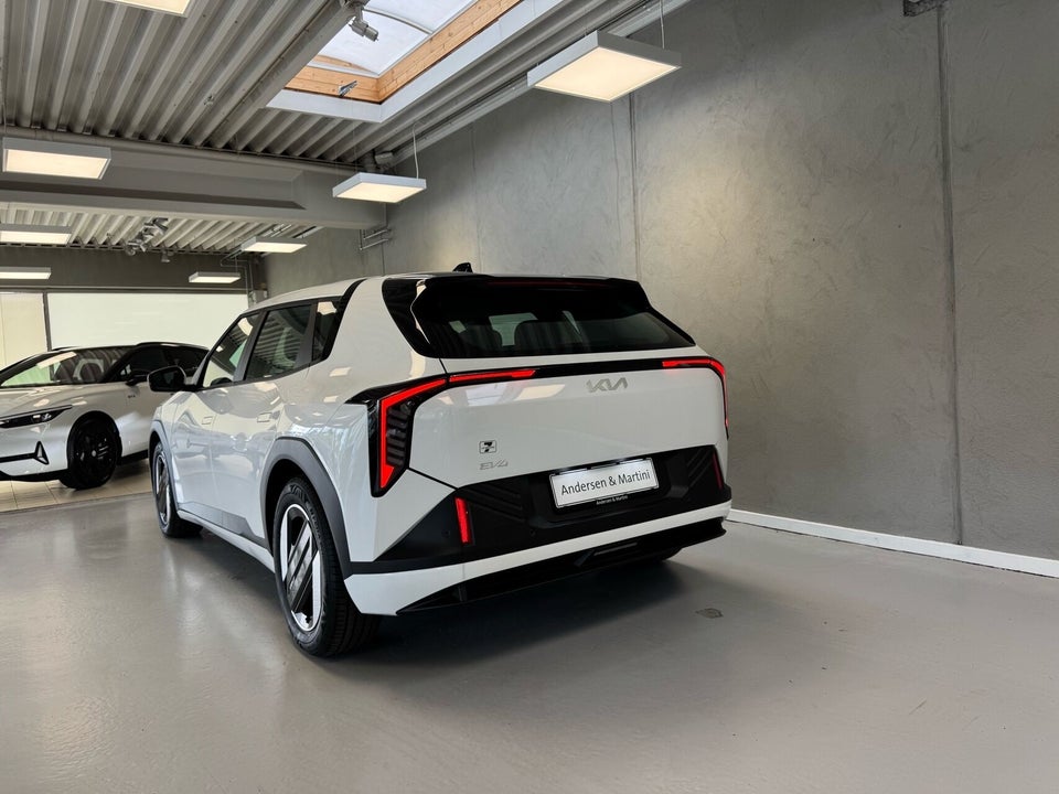 Kia EV4 58 Standard Range Access 5d