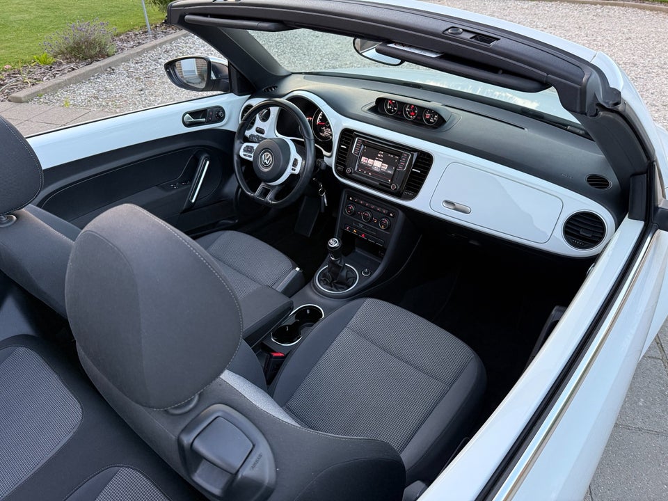VW The Beetle 1,2 TSi 105 Design Cabriolet 2d
