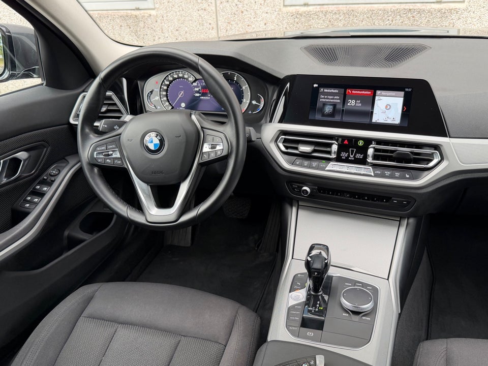 BMW 320d 2,0 Touring Connected aut. 5d