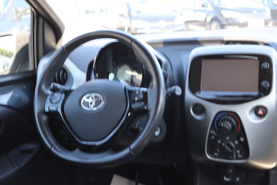 Toyota Aygo 1,0 VVT-i x-clusiv 5d