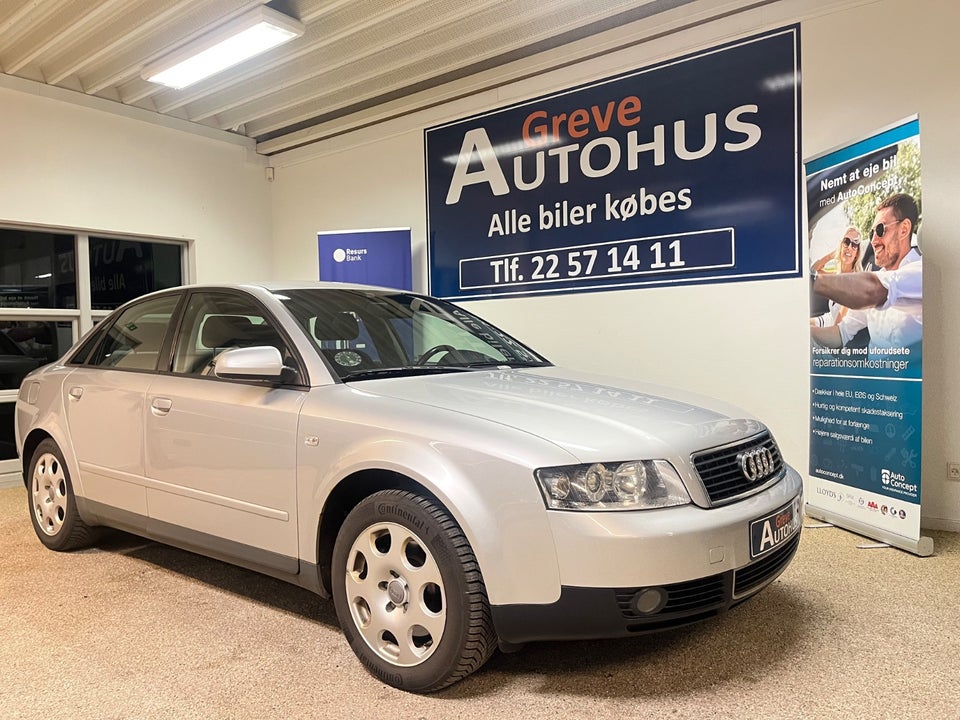 Audi A4 2,4 V6 4d