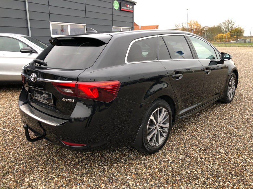 Toyota Avensis 2,0 D-4D T2 Touring Sports 5d