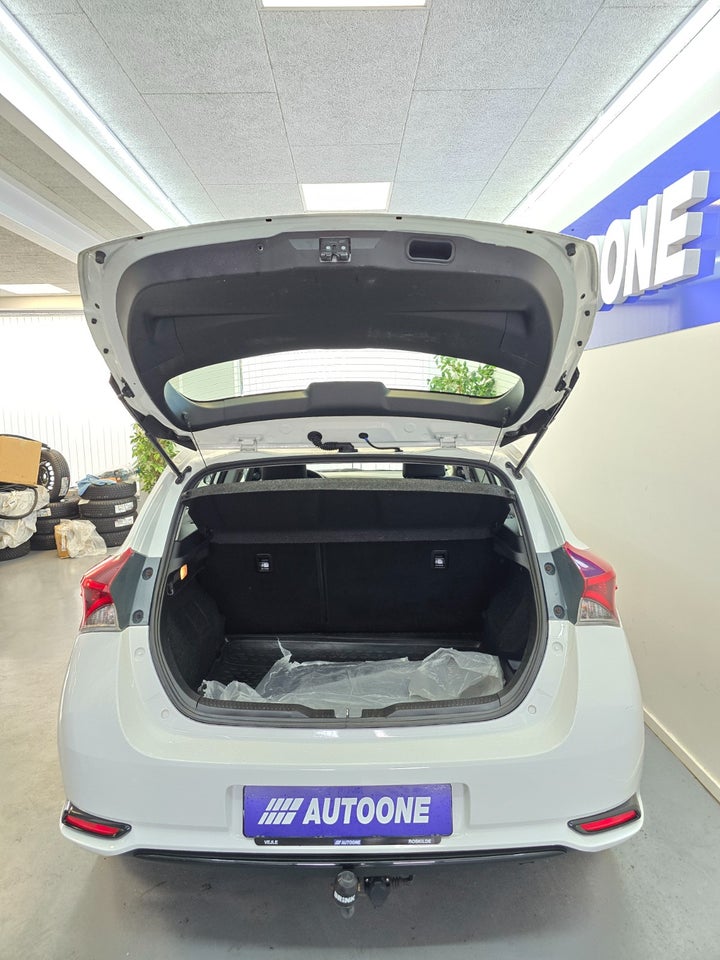 Toyota Auris 1,8 Hybrid H1 CVT 5d