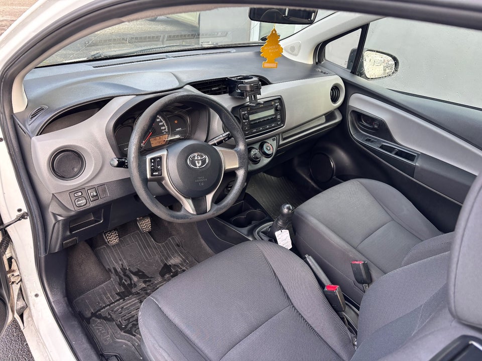 Toyota Yaris 1,0 VVT-i T1 3d