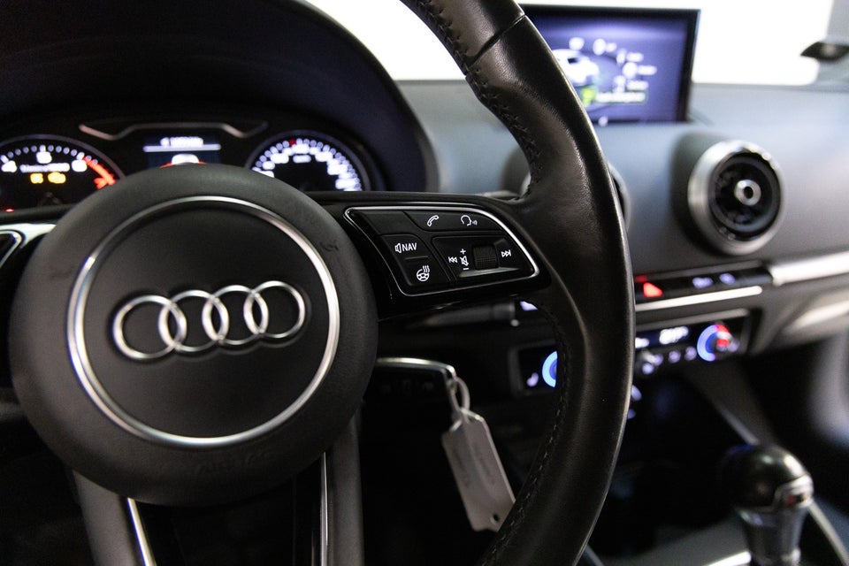 Audi A3 40 TFSi S-line Sportback quattro S-tr. 5d