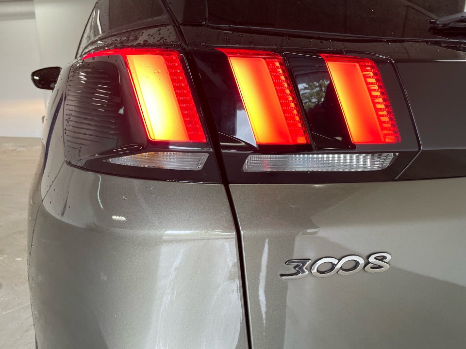 Peugeot 3008 1,5 BlueHDi 130 Allure 5d