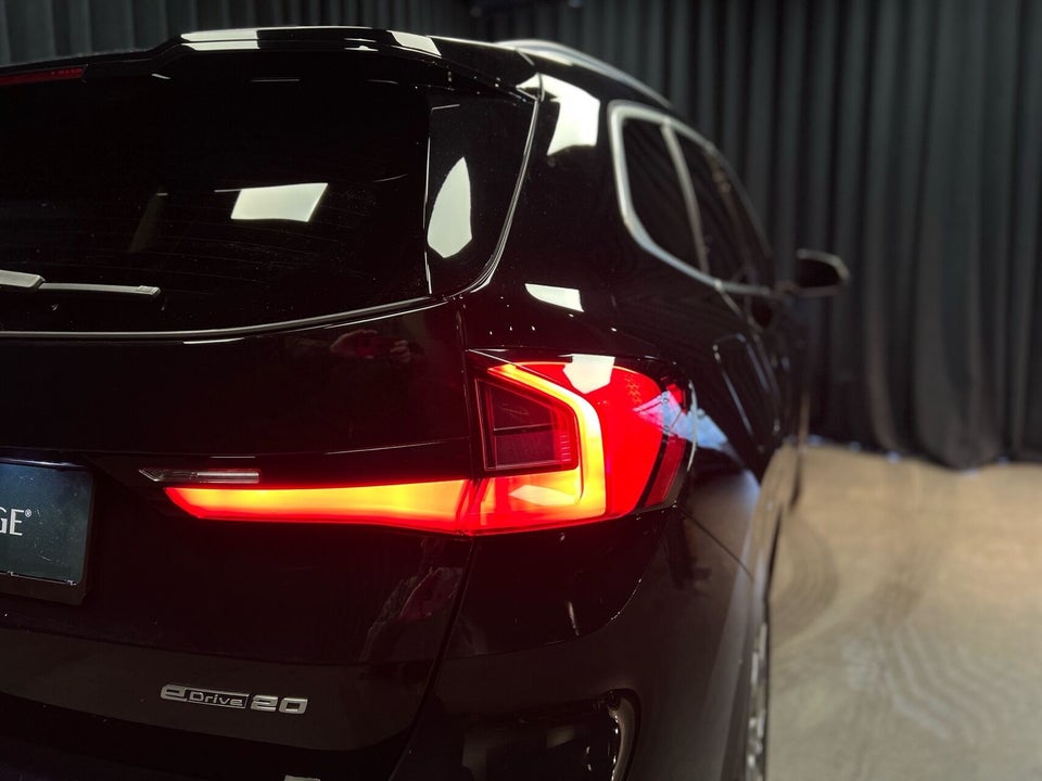 BMW iX1 eDrive20 X-Line 5d