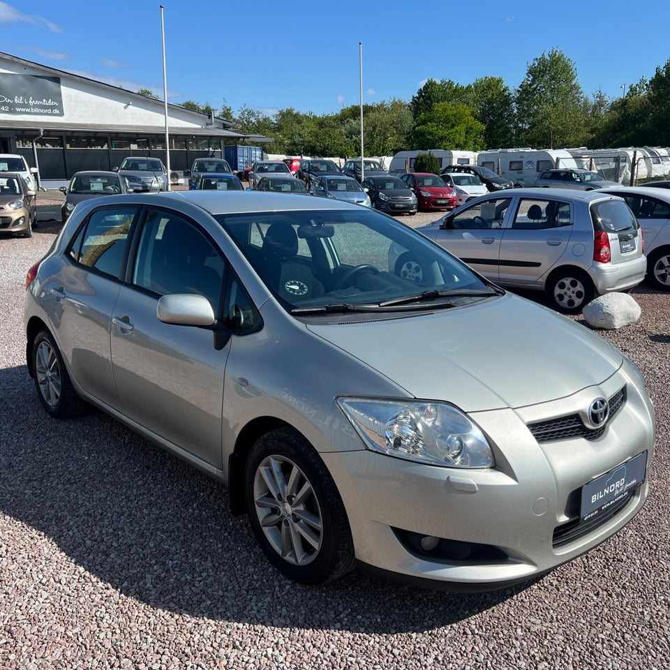 Toyota Auris 1,6 Luna+ 5d