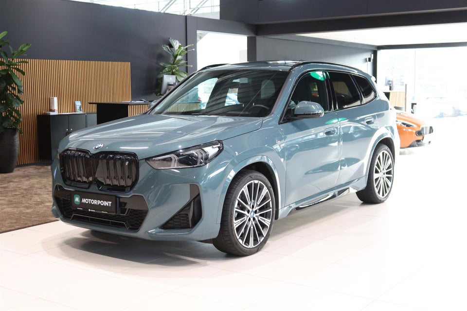 BMW iX1 xDrive30 Fully Charged M-Sport 5d