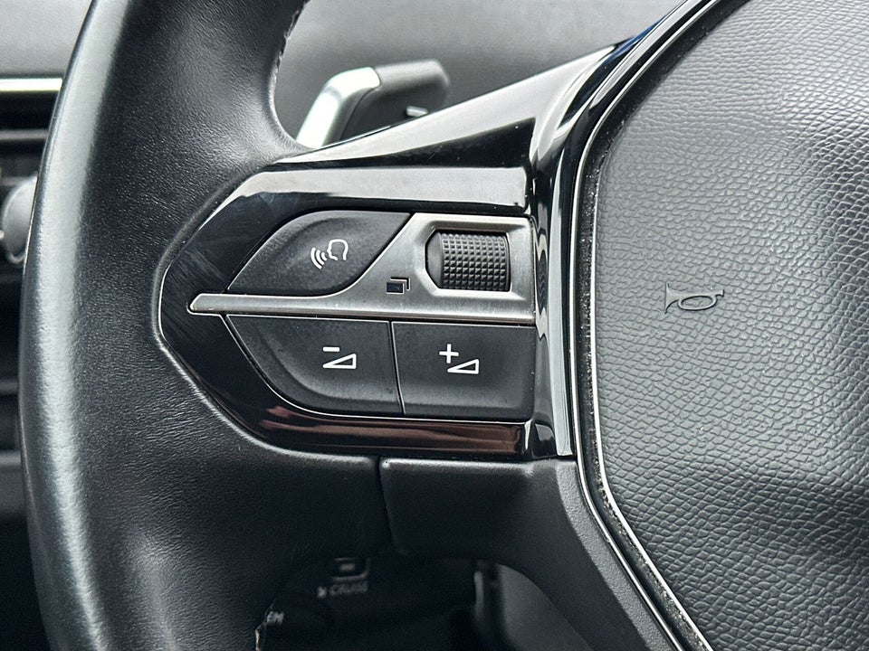 Peugeot 3008 1,6 Hybrid Allure Limited EAT8 5d