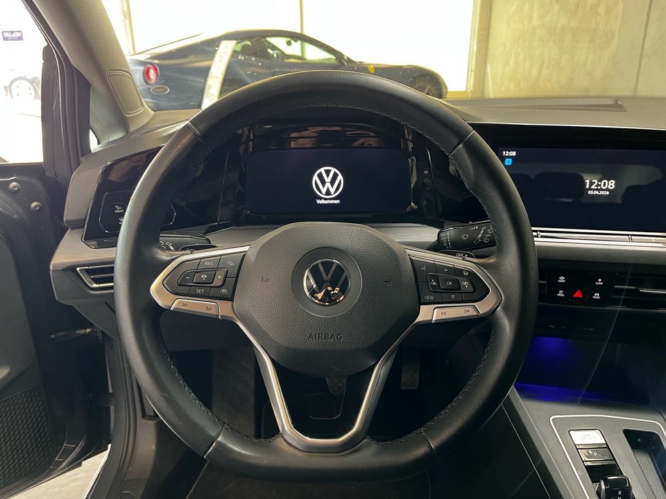 VW Golf VIII 1,4 eHybrid DSG 5d