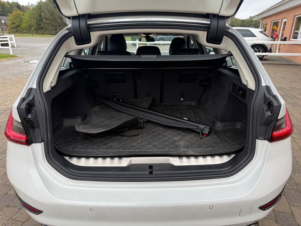 BMW 330e 2,0 Touring Sport Line aut. 5d