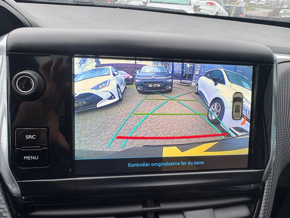 Peugeot 2008 1,6 BlueHDi 100 Allure Sky 5d