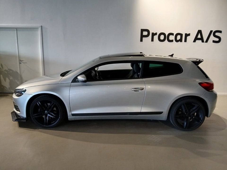 VW Scirocco 2,0 TSi 210 Sport DSG Van 3d