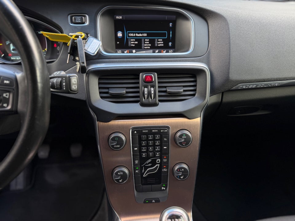 Volvo V40 1,6 D2 115 Momentum 5d