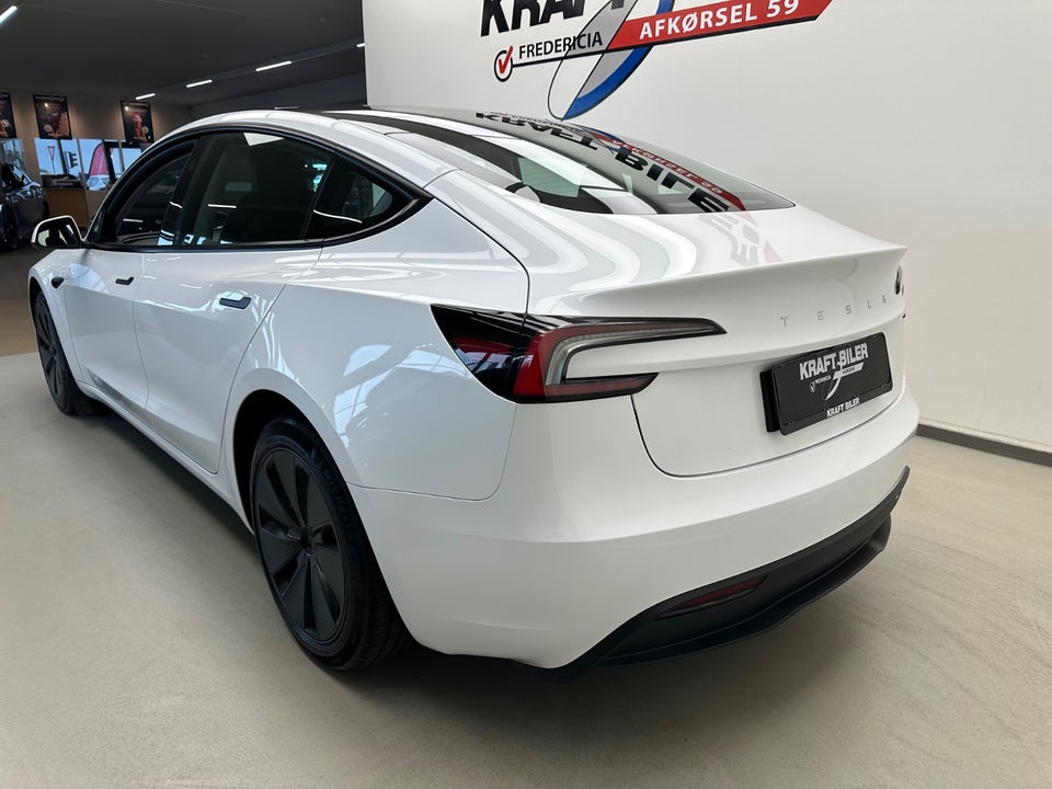 Tesla Model 3 RWD 4d