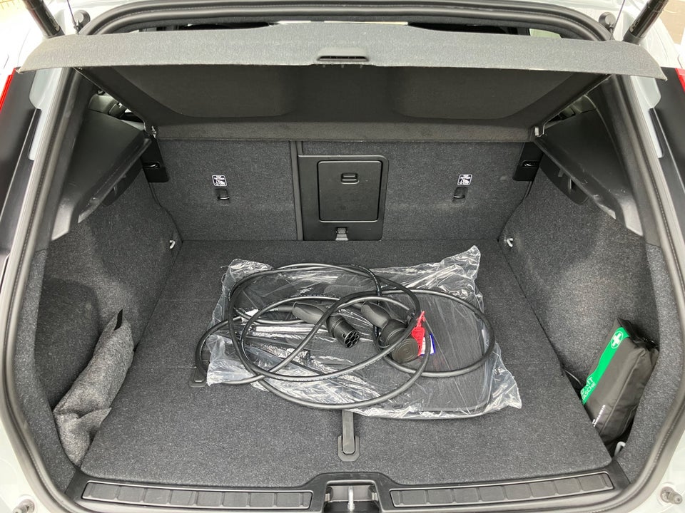 Volvo EX40 Extended Range Plus 5d