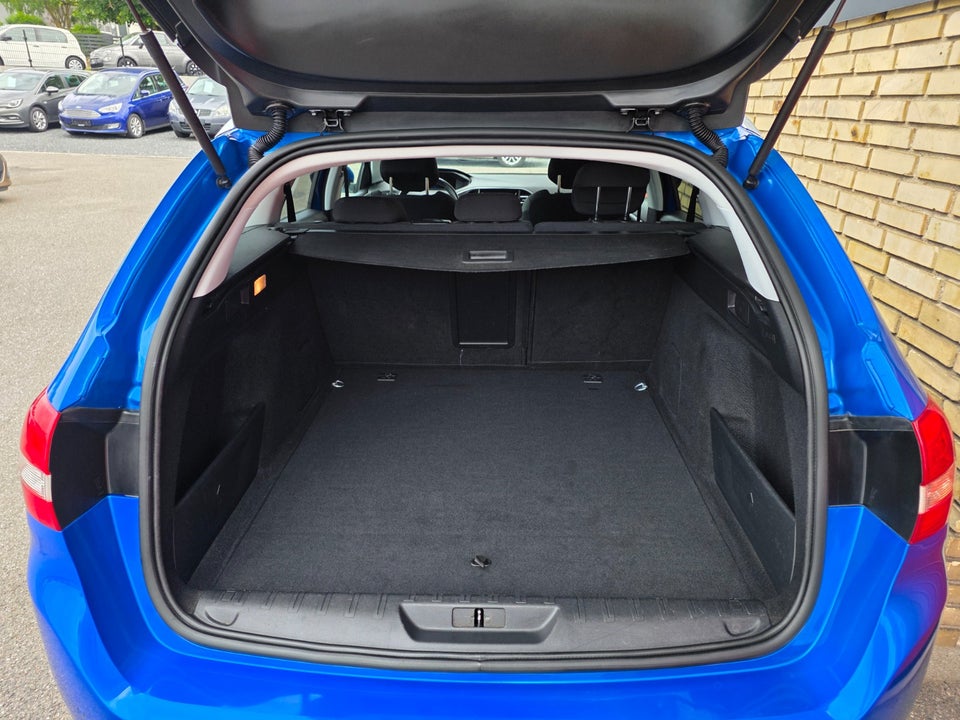 Peugeot 308 1,5 BlueHDi 130 Allure Pack SW EAT8 5d