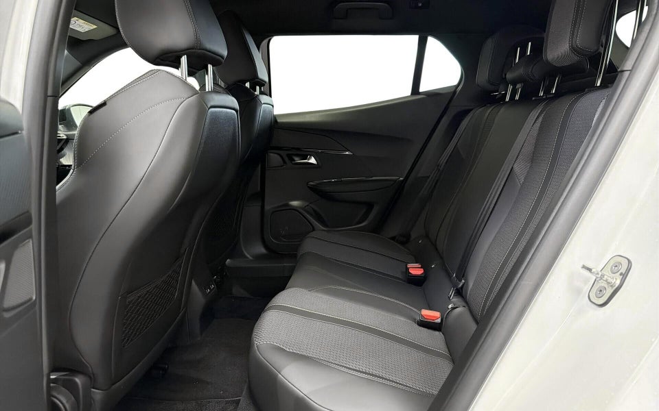 Peugeot e-2008 50 GT 5d