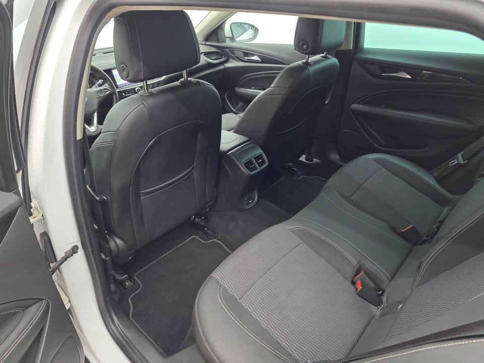 Opel Insignia 1,5 T 165 Dynamic Sports Tourer 5d