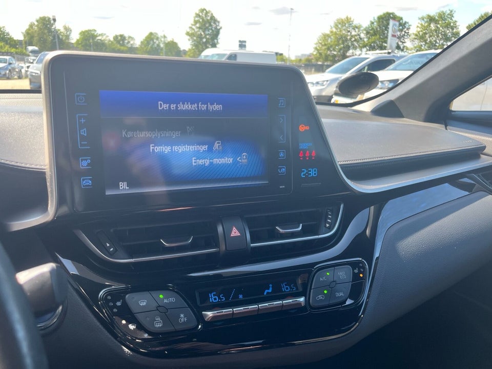 Toyota C-HR 1,8 Hybrid Premium Selected CVT 5d