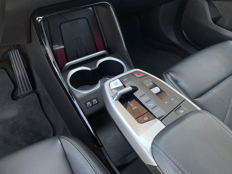 BMW iX1 eDrive20 X-Line 5d